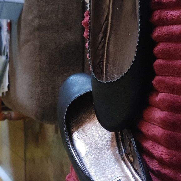 Casual flats/slightly worn - Picture 3 of 5